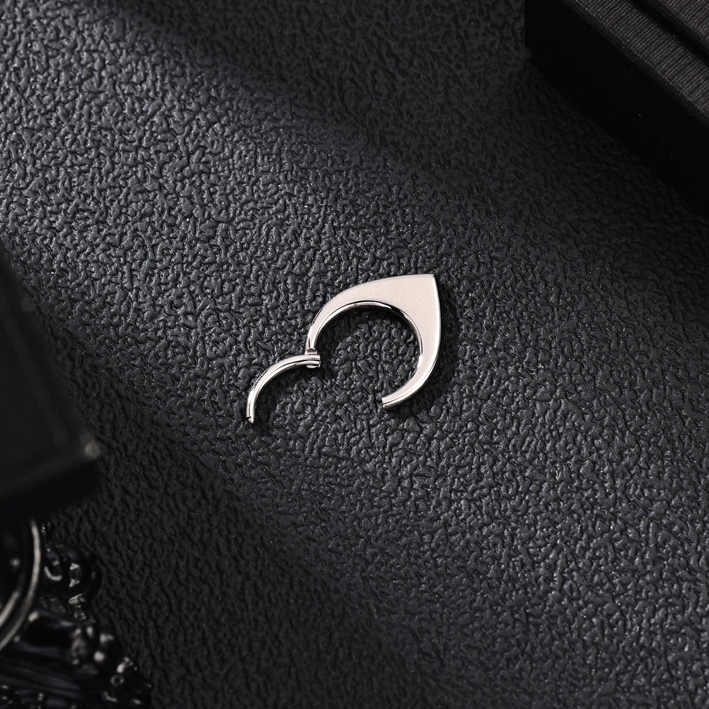 16g G23 TItanium Nose Ring Triangle Septum Ring Piercing Jewelry