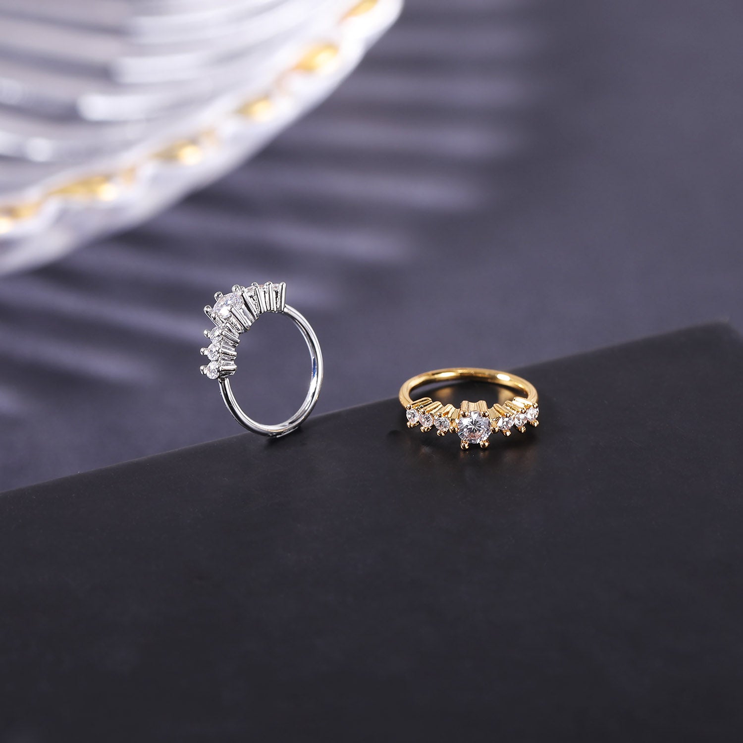 20g-claw-crystal-nose-ring-soft-wire-helix-cartilage-piercing